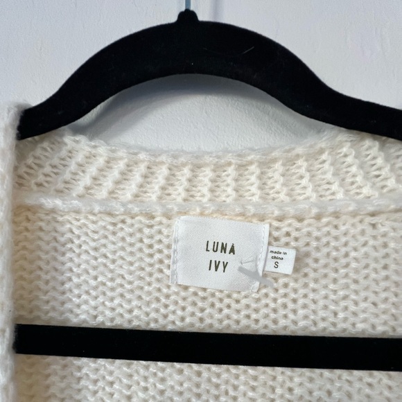 ⚡️FLASH SALE⚡️LUNA IVY Cherry Cardigan Sweater - Picture 4 of 5